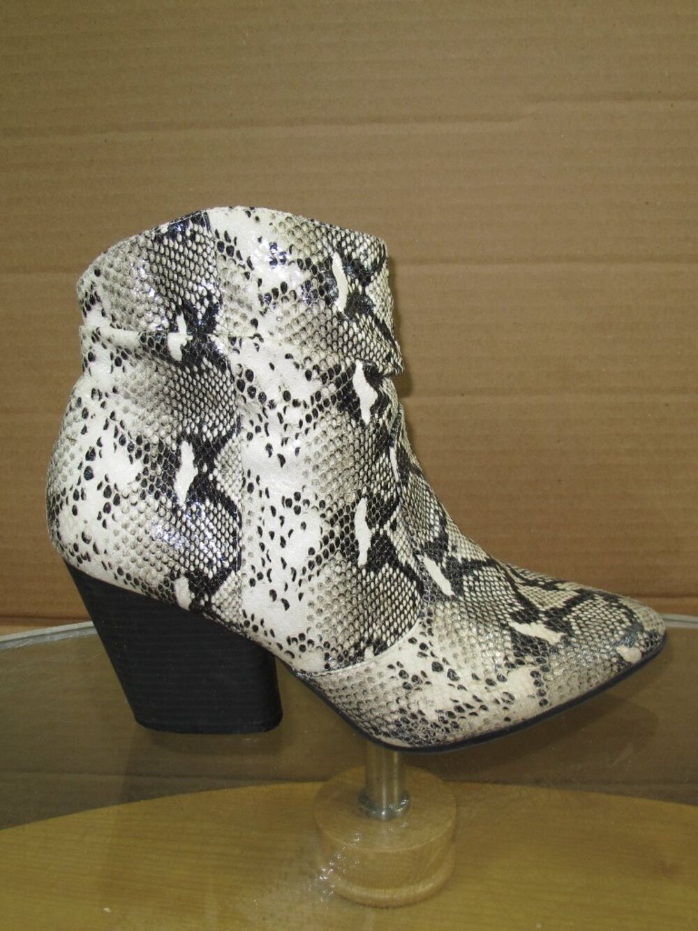 Seven Dials Women's Western Ankle Booties Chunky Heel Snakeskin Print Size 9.5